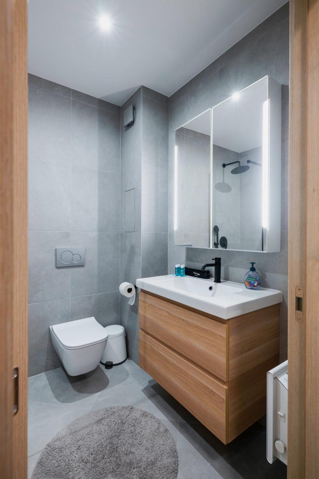 Apartemen Modern And 1bd Flat With Balcony By Flat Mаnager *